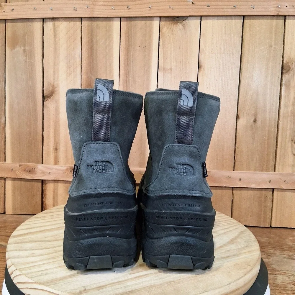 The North Face Chilkat IV Boots Mens 11 Gray Suede Pull On Snow Winter Insulated